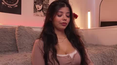 Sophiee  online show from January 2026 06:45:01 PM