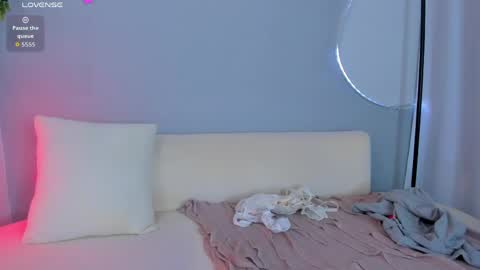 Sophie online show from April 2026 11:06:01 PM