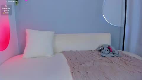 Sophie online show from April 2026 11:53:01 PM