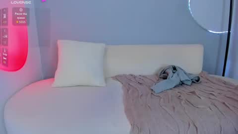 Sophie online show from May 2026 11:02:02 PM