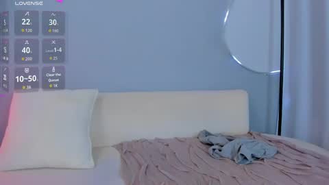 Sophie online show from May 2026 11:01:02 PM