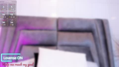 Snapshot of sophiee_smith chatting on December 2024 05:29:02 PM Sophie online show from December 2024 05:29:02 PM