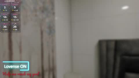 Snapshot of sophiee_smith chatting on January 2025 10:40:02 AM Sophie online show from January 2025 10:40:02 AM