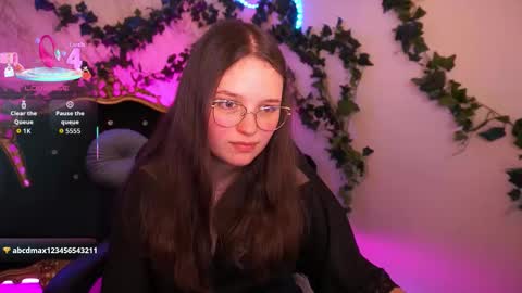sophieedreams online show from November 2025 02:39:02 PM