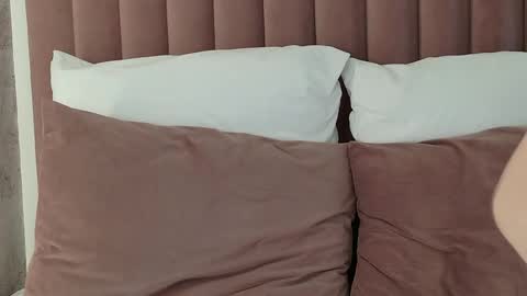 Sophie online show from April 2026 06:30:01 PM