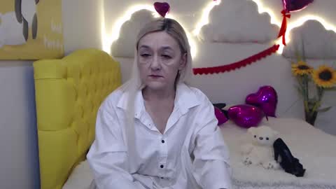 Snapshot of sophiekittyy chatting on February 2025 10:32:02 AM sophiekittyy online show from February 2025 10:32:02 AM