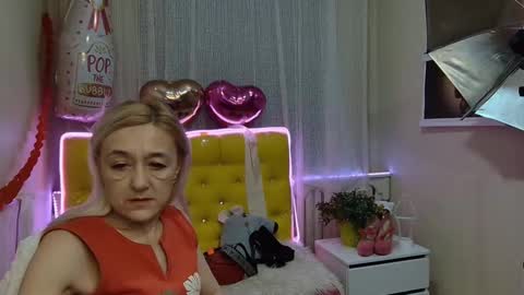 Snapshot of sophiekittyy chatting on March 2025 10:35:02 AM sophiekittyy online show from March 2025 10:35:02 AM