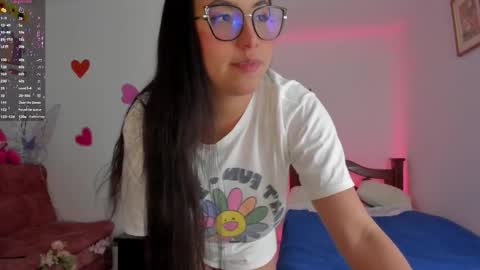 Snapshot of sophielamour chatting on October 2025 12:09:02 AM Sophie LAmour online show from October 2025 12:09:02 AM