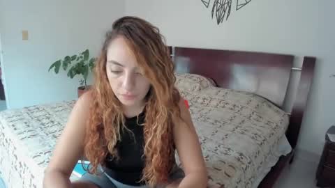 Snapshot of sophielatina chatting on December 2024 10:16:02 PM Sophia online show from December 2024 10:16:02 PM