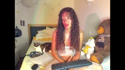 Snapshot of sophielondono21 chatting on June 2026 10:21:01 PM SofiTrans21 online show from June 2026 10:21:01 PM