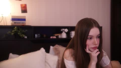 Sophie  Next stream  3 online show from December 2025 04:38:01 PM