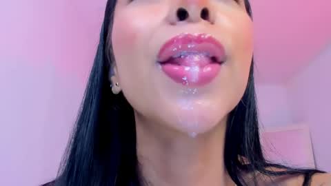 sophierooy online show from April 2026 02:32:01 PM