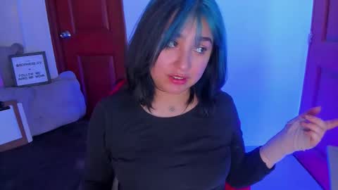   Sophie  online show from February 2026 06:47:02 PM