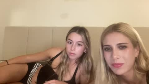 sophiexbree online show from November 2025 03:39:01 AM