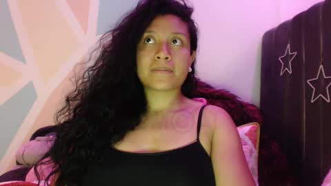 Snapshot of sophiia_dreams chatting on October 2025 12:05:02 AM Sophia this is not my real name online show from October 2025 12:05:02 AM