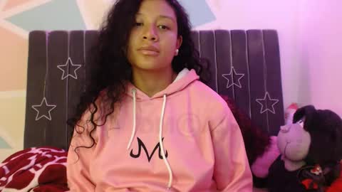 Snapshot of sophiia_dreams chatting on October 2025 12:00:01 AM Sophia this is not my real name online show from October 2025 12:00:01 AM