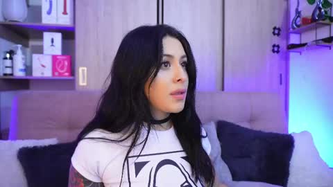 Snapshot of sophiiecums chatting on April 2026 04:23:02 AM Sophiie online show from April 2026 04:23:02 AM