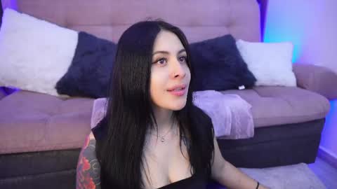 Snapshot of sophiiecums chatting on April 2026 03:18:02 AM Sophiie online show from April 2026 03:18:02 AM