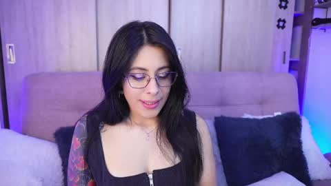 Snapshot of sophiiecums chatting on May 2026 04:19:01 AM Sophiie online show from May 2026 04:19:01 AM