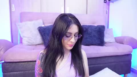 Snapshot of sophiiecums chatting on May 2026 04:18:01 AM Sophiie online show from May 2026 04:18:01 AM