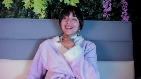 Snapshot of sophy_smilesweet chatting on January 2025 11:38:02 AM SOPHY ROGERS online show from January 2025 11:38:02 AM