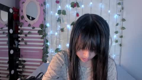 Snapshot of sophy_smilesweet chatting on February 2025 11:45:02 AM SOPHY ROGERS online show from February 2025 11:45:02 AM