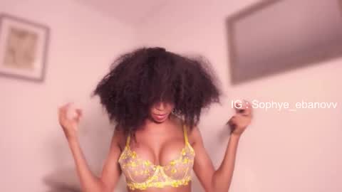 Snapshot of sophye_ebanov chatting on February 2026 01:02:01 AM SEE U HERE OF online show from February 2026 01:02:01 AM