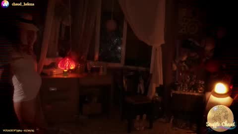 Snapshot of souffle_chaud chatting on October 2025 07:33:02 PM . . online show from October 2025 07:33:02 PM