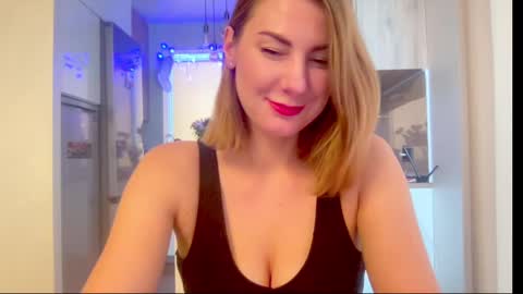 Snapshot of soulmategirl chatting on January 2025 12:35:01 PM SoulMate online show from January 2025 12:35:01 PM