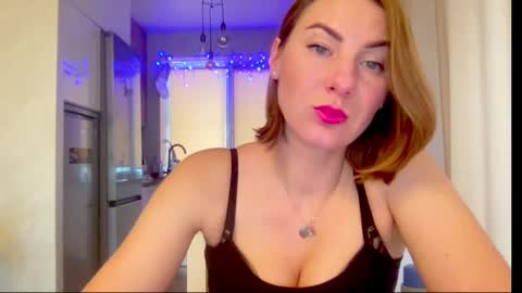 Snapshot of soulmategirl chatting on February 2025 11:03:01 AM SoulMate online show from February 2025 11:03:01 AM