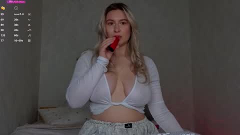 soulmeinme online show from October 2025 07:58:01 PM