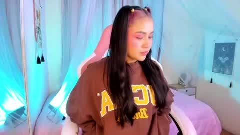 Juliana online show from July 2026 03:55:01 PM