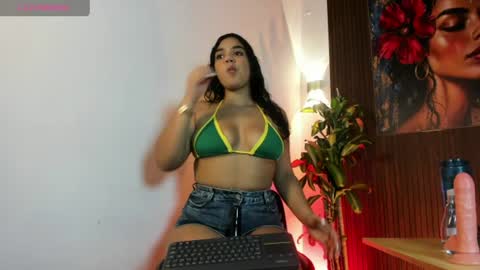 Snapshot of soy_caro chatting on June 2026 08:08:02 AM Caro online show from June 2026 08:08:02 AM