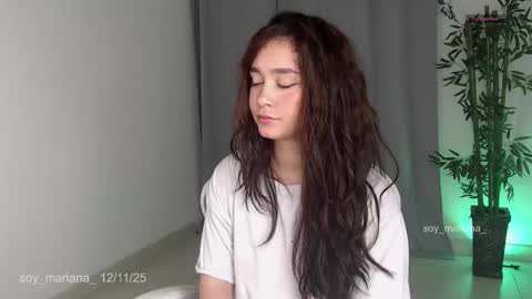 Snapshot of soy_mariana_ chatting on November 2025 02:21:01 AM M A R I A N A online show from November 2025 02:21:01 AM