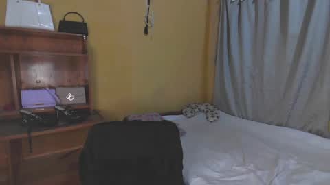 Snapshot of soy_miauhg chatting on December 2024 02:24:01 AM Miauhg online show from December 2024 02:24:01 AM