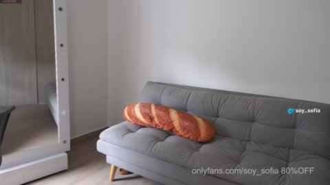 100 explicit here   online show from October 2025 06:16:01 PM