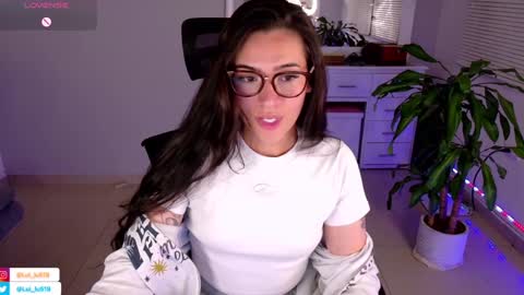 Luisa    online show from January 2025 12:43:02 AM