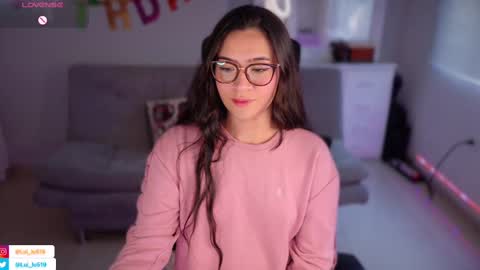 Luisa    online show from March 2025 10:09:02 PM