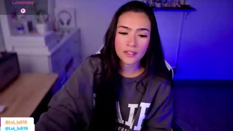 Luisa    online show from October 2025 05:13:01 PM