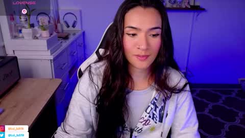 Luisa    online show from December 2025 08:47:01 PM