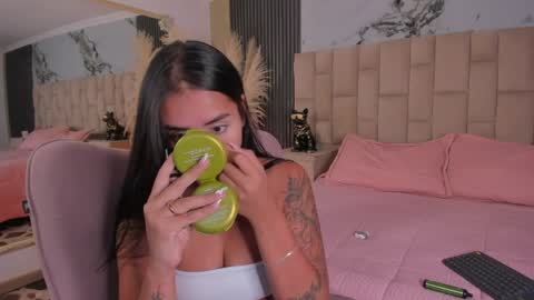 Snapshot of soycamiortiz chatting on April 2026 09:23:01 PM Camila Ortiz online show from April 2026 09:23:01 PM