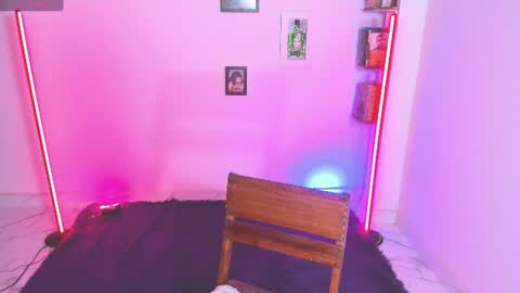 Independent Model Merly online show from June 2026 03:09:02 AM