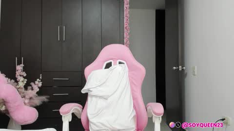 Snapshot of soyqeen chatting on December 2025 04:30:02 AM SoyQueen online show from December 2025 04:30:02 AM