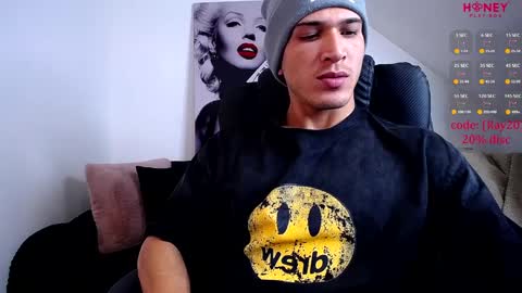 Snapshot of soyraydimarco_ chatting on December 2024 12:36:02 AM RayDimarco independent model online show from December 2024 12:36:02 AM