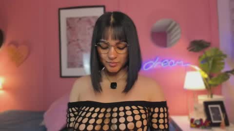 Aleja online show from May 2026 05:04:01 AM