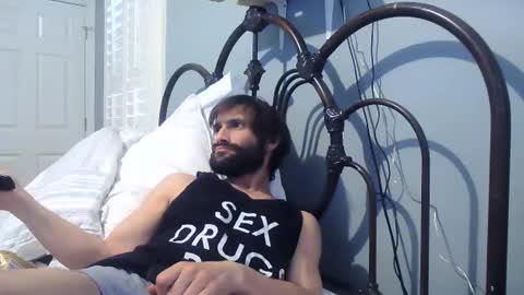 Snapshot of spacecase843 chatting on February 2025 10:17:02 PM TrndSettrz online show from February 2025 10:17:02 PM