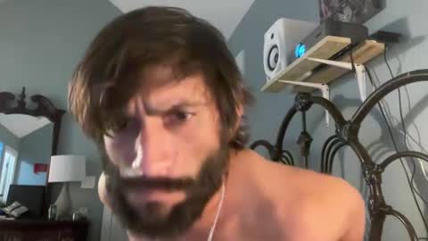 Snapshot of spacecase843 chatting on February 2025 11:26:01 PM TrndSettrz online show from February 2025 11:26:01 PM