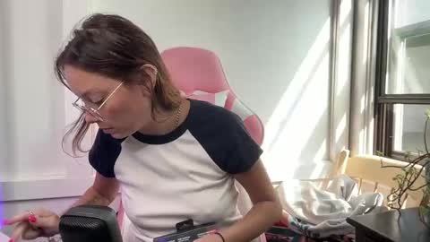 Snapshot of spacecowwhore chatting on October 2025 03:42:01 PM Spacecow Whore online show from October 2025 03:42:01 PM