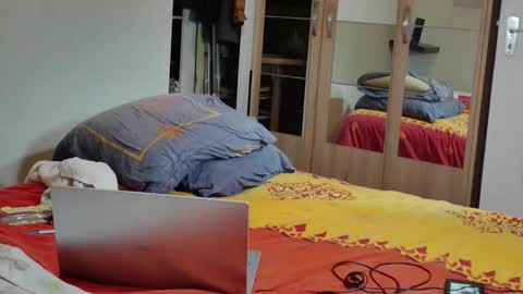 Snapshot of spacemanwvl chatting on October 2025 05:25:02 PM xoan online show from October 2025 05:25:02 PM