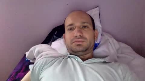 Snapshot of sparei7 chatting on November 2025 12:08:02 PM Snaiky online show from November 2025 12:08:02 PM